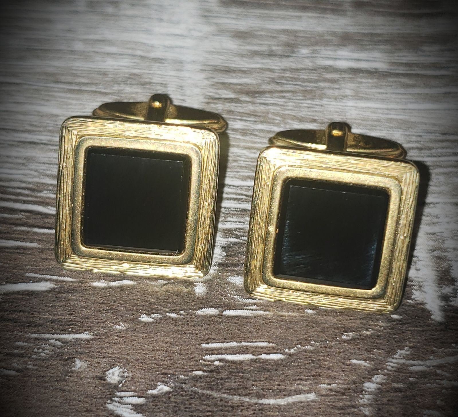 Vintage Black & Gold Cufflinks 74ohbirQ2