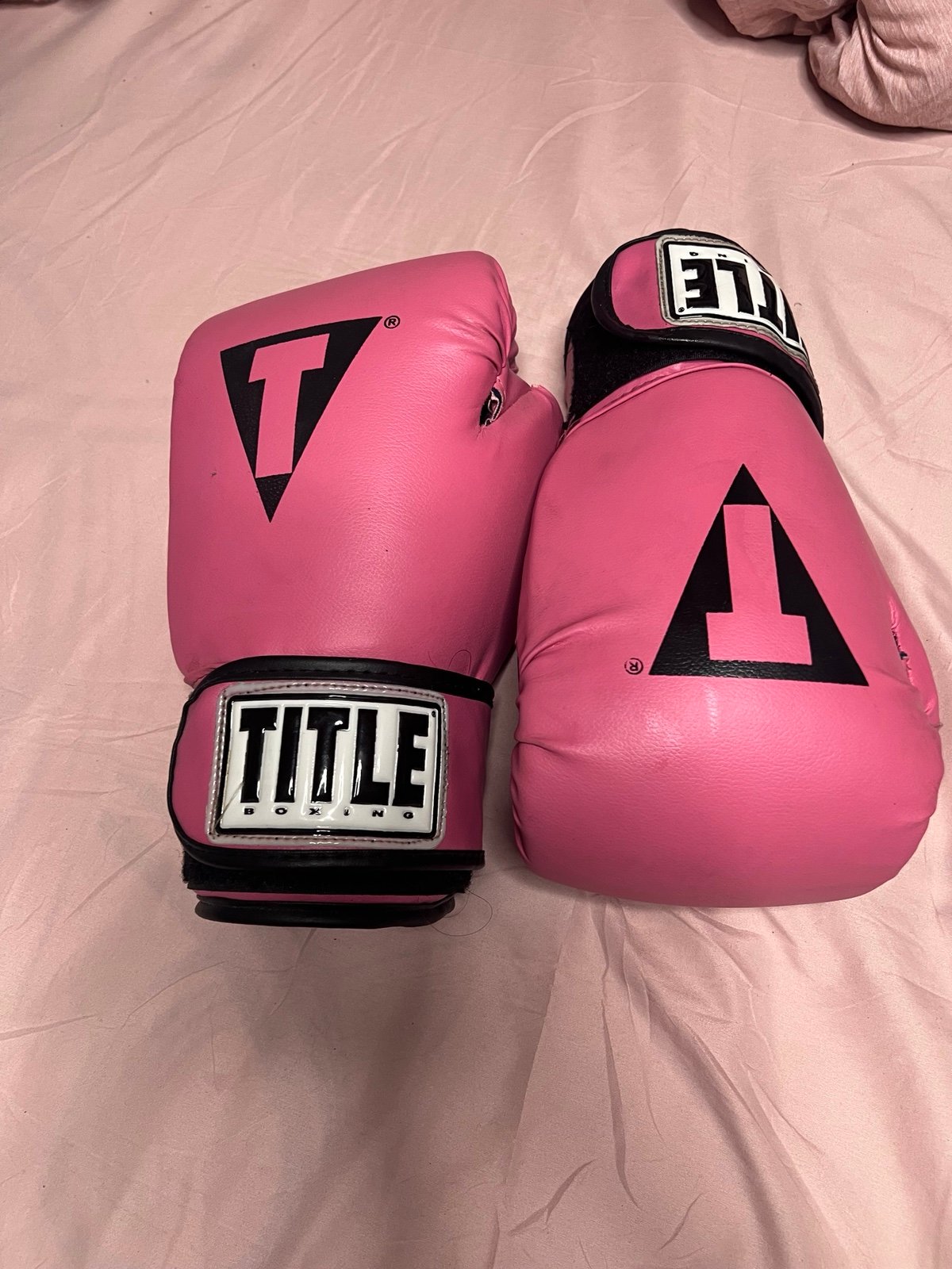 title boxing gloves 9MJaXKSIO