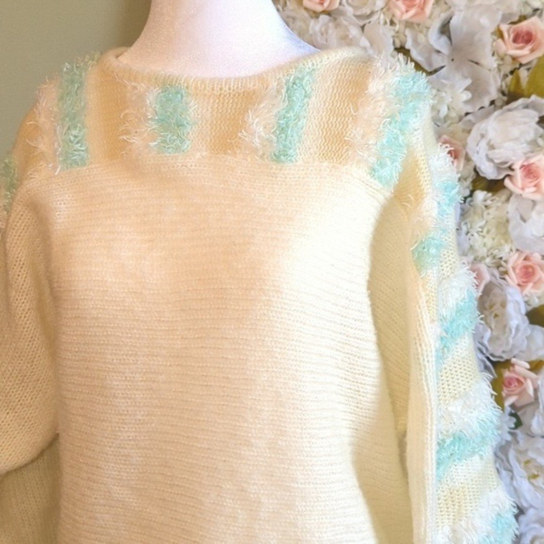 Vintage Tally Ho Fuzzy Cream Crewneck Sweater- SZ M/L 2