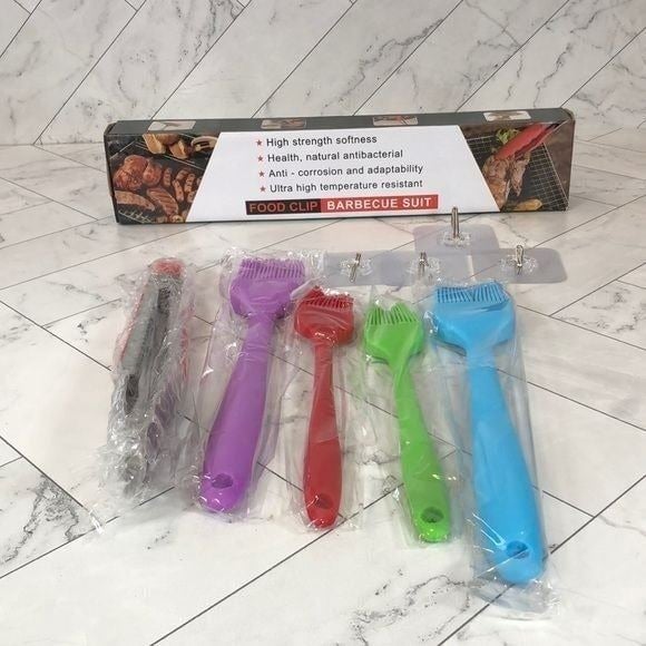 NWT Silicone BBQ Barbeque Barbecue 5 piece tool set with 5 hangers New in box 2P6LcclSL