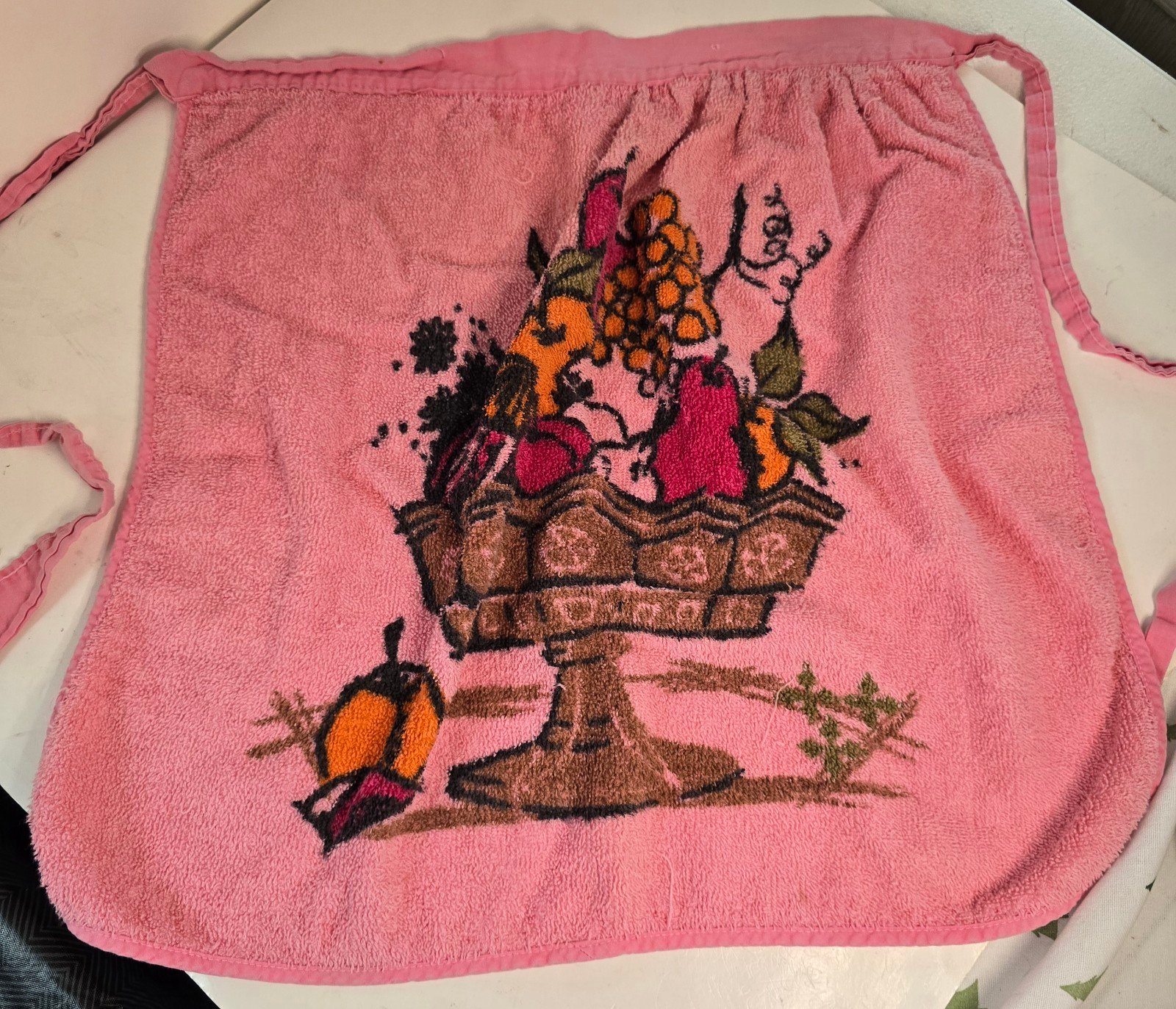 VTG 70s towel apron  Pink with fruit bowl  straps need 