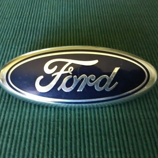 2011-2015 Ford Fiesta trunk emblem. 8hk1evKWR