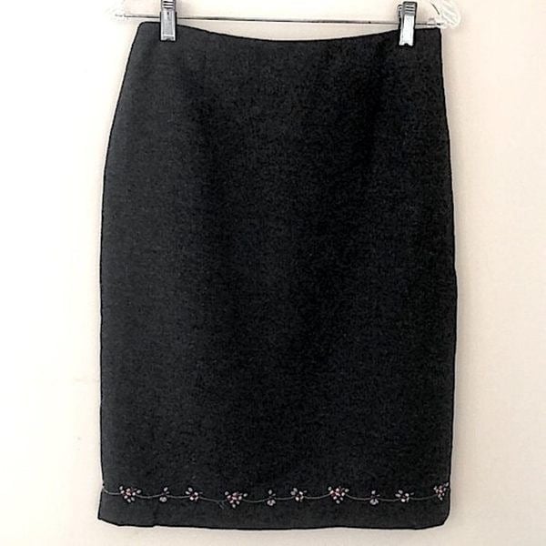 Neumann Marcus gray wool blend skirt floral embroidery split back hem zips SZ 8 eyEP8WZcX
