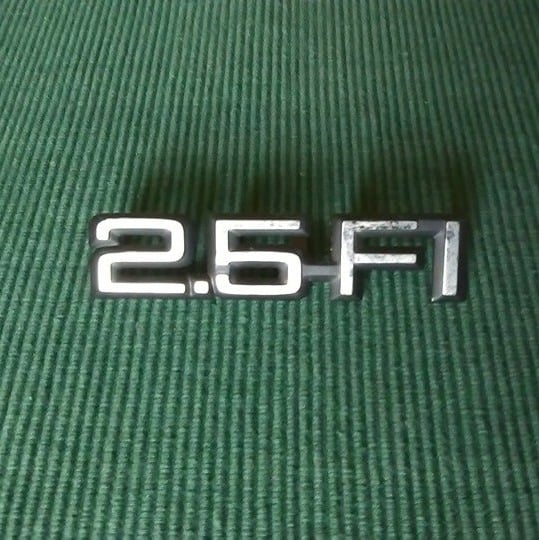 GM 2.5 FI chrome and black emblem bUxezecvY