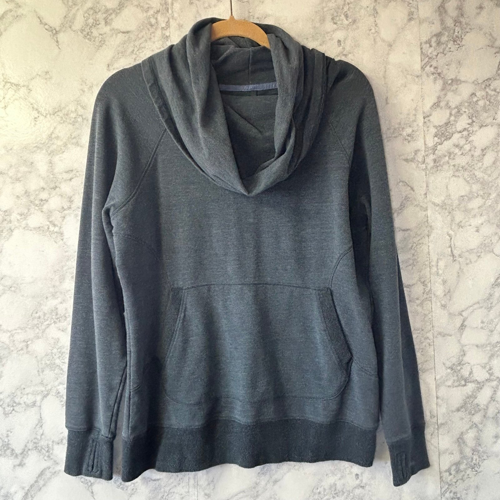 L.L bean cozy pullover sweatshirt- woman’s size large ad41y9dik