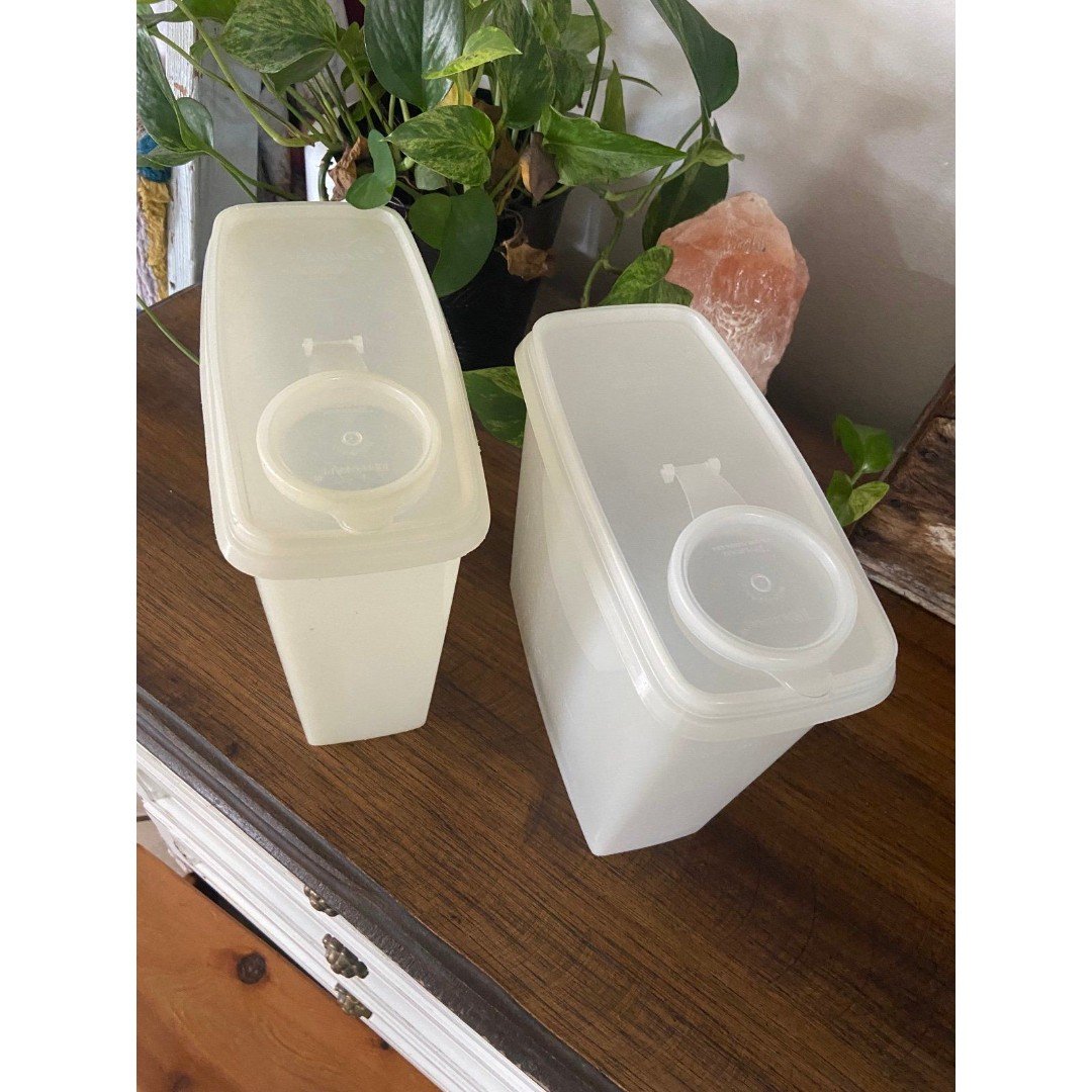 vintage tupperware cereal keeper container store-n-pour set of 2 F5HwS4i7s
