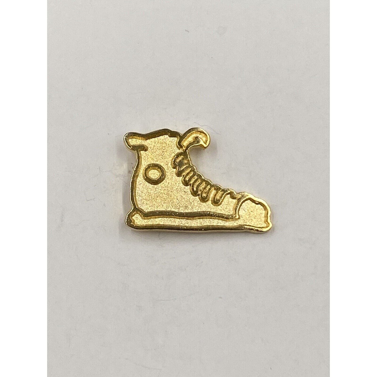 High Top Sneaker Athletic Tennis Shoe Gold Colored Lapel Hat Pin 3UAABMLRM