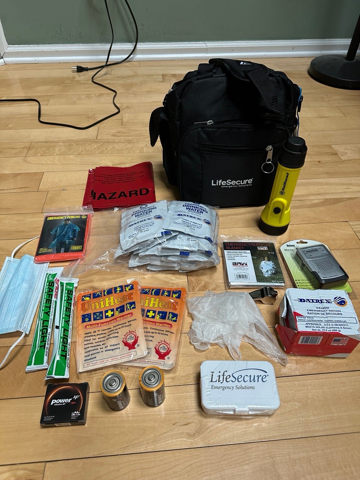 LifeSecure Emergency Kit Water,Radio,Food,Power,Heat,Fl