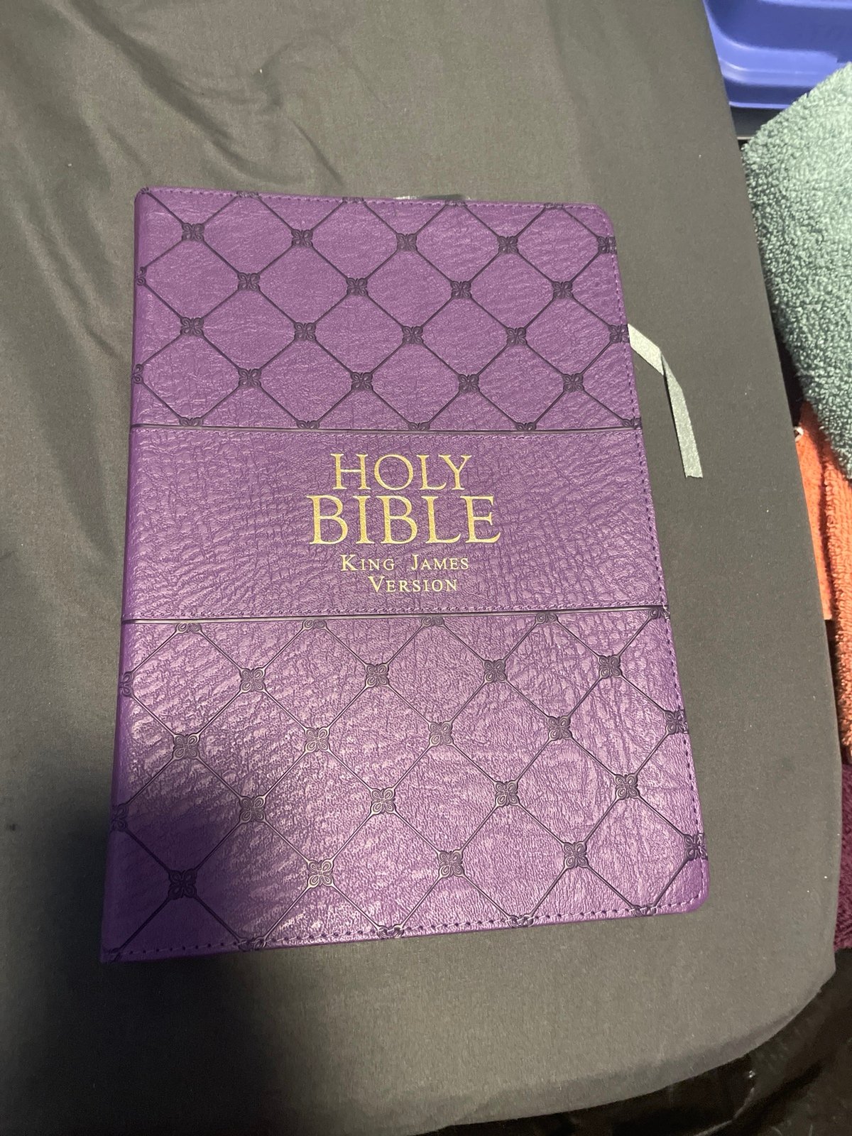 Holy Bible CfZbsS9PU