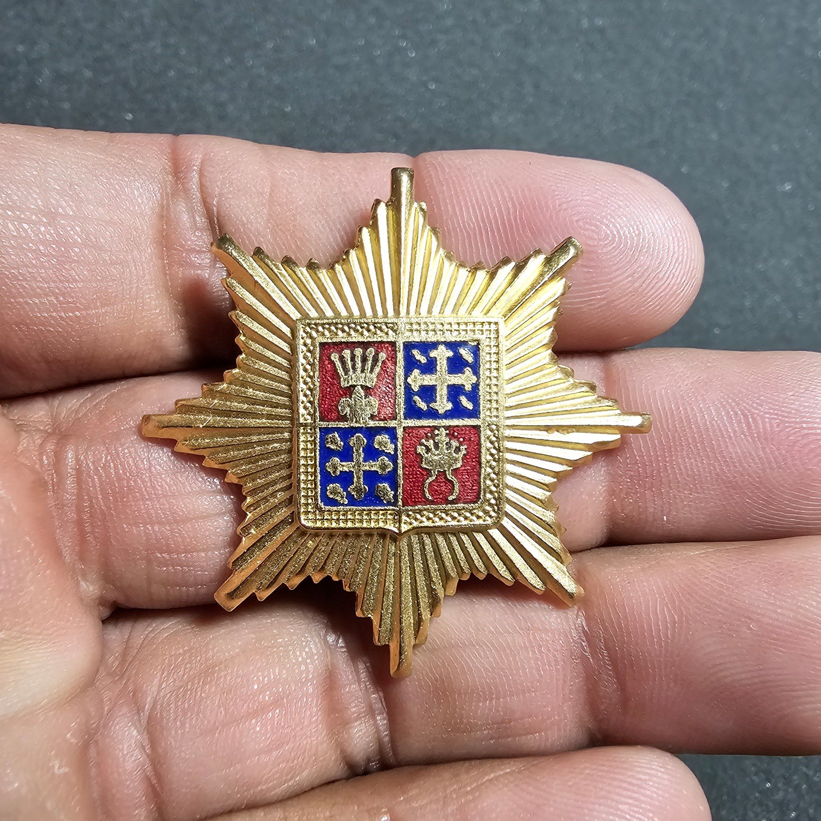 Vintage 13th Kensington Battalion London Regiment Cap Badge Lapel Pin Gold Tone AcKjby8OS