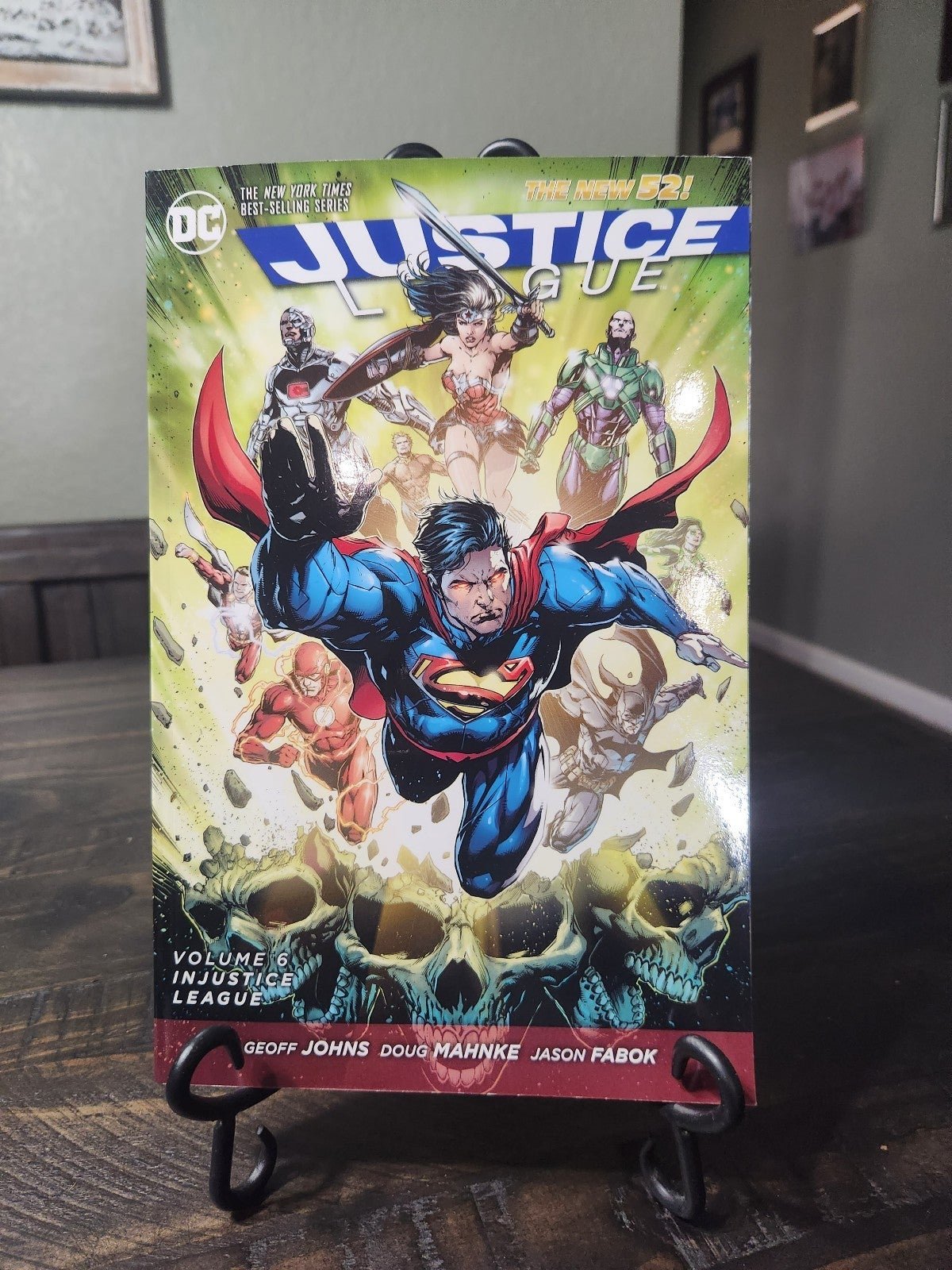 Justice League Vol. 6: Injustice League 1ri8tGdl5