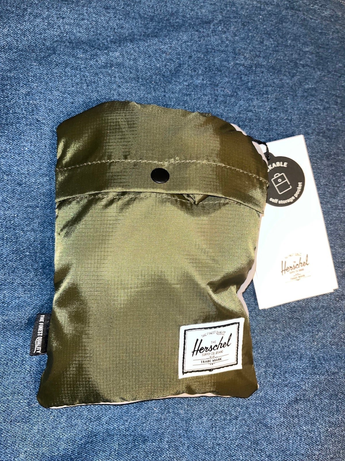 Herschel Dark green packable duffel bag NWT LAST ONE 25
