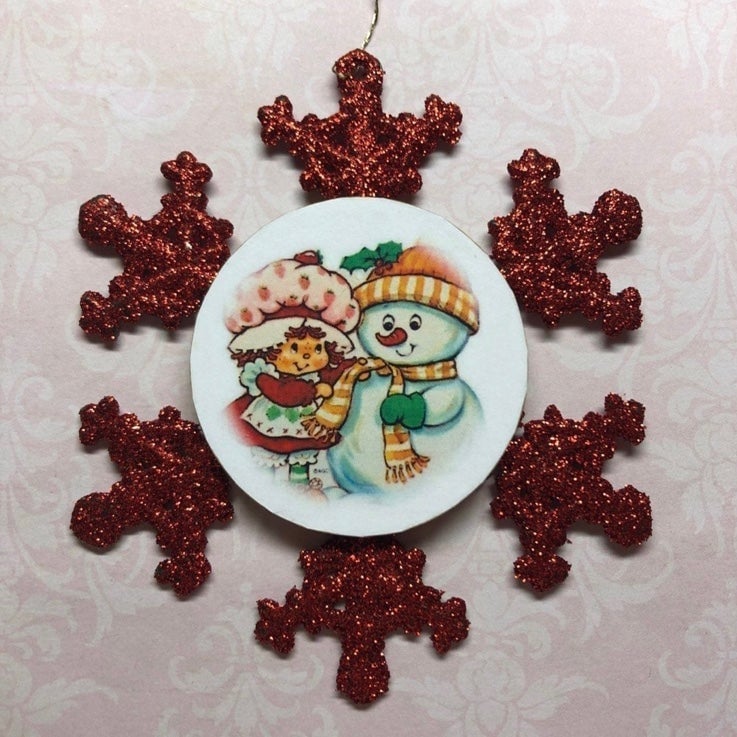 Handmade Winter/Christmas Strawberry Shortcake Snowflake Ornament gDjib9icb